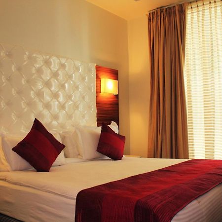 Hotel Ivory 32 Нью-Дели Экстерьер фото