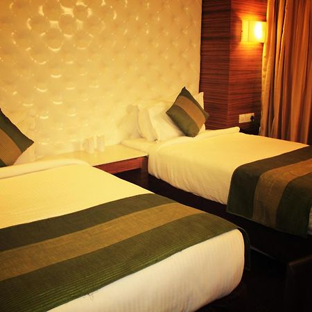 Hotel Ivory 32 Нью-Дели Экстерьер фото