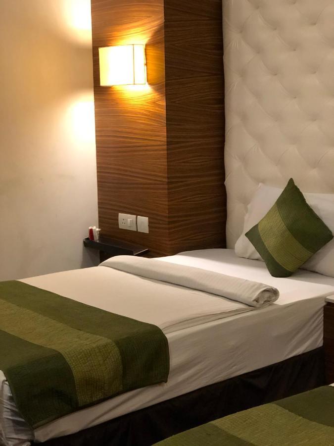 Hotel Ivory 32 Нью-Дели Экстерьер фото