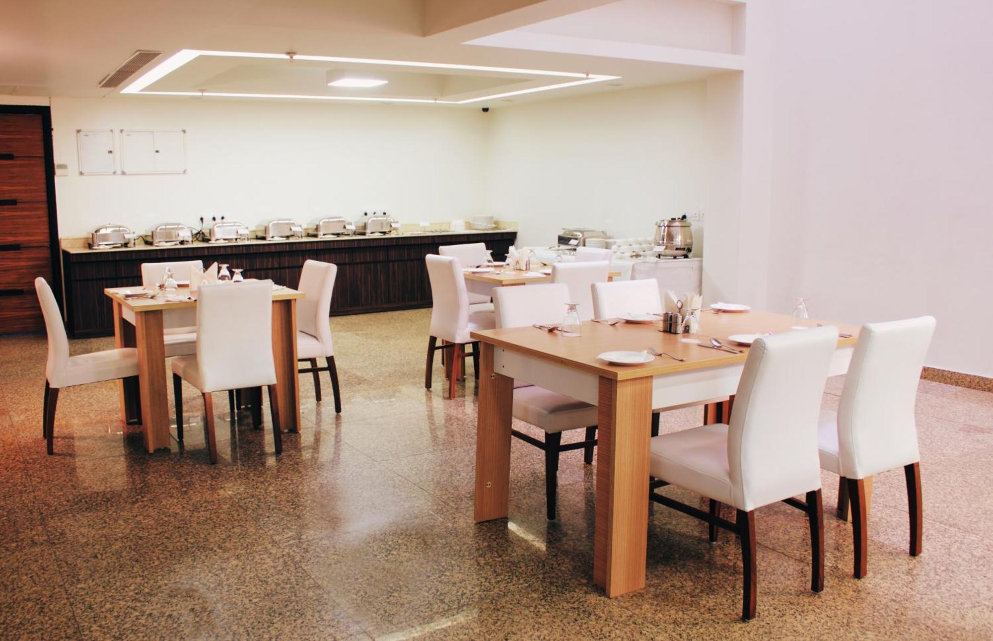 Hotel Ivory 32 Нью-Дели Экстерьер фото